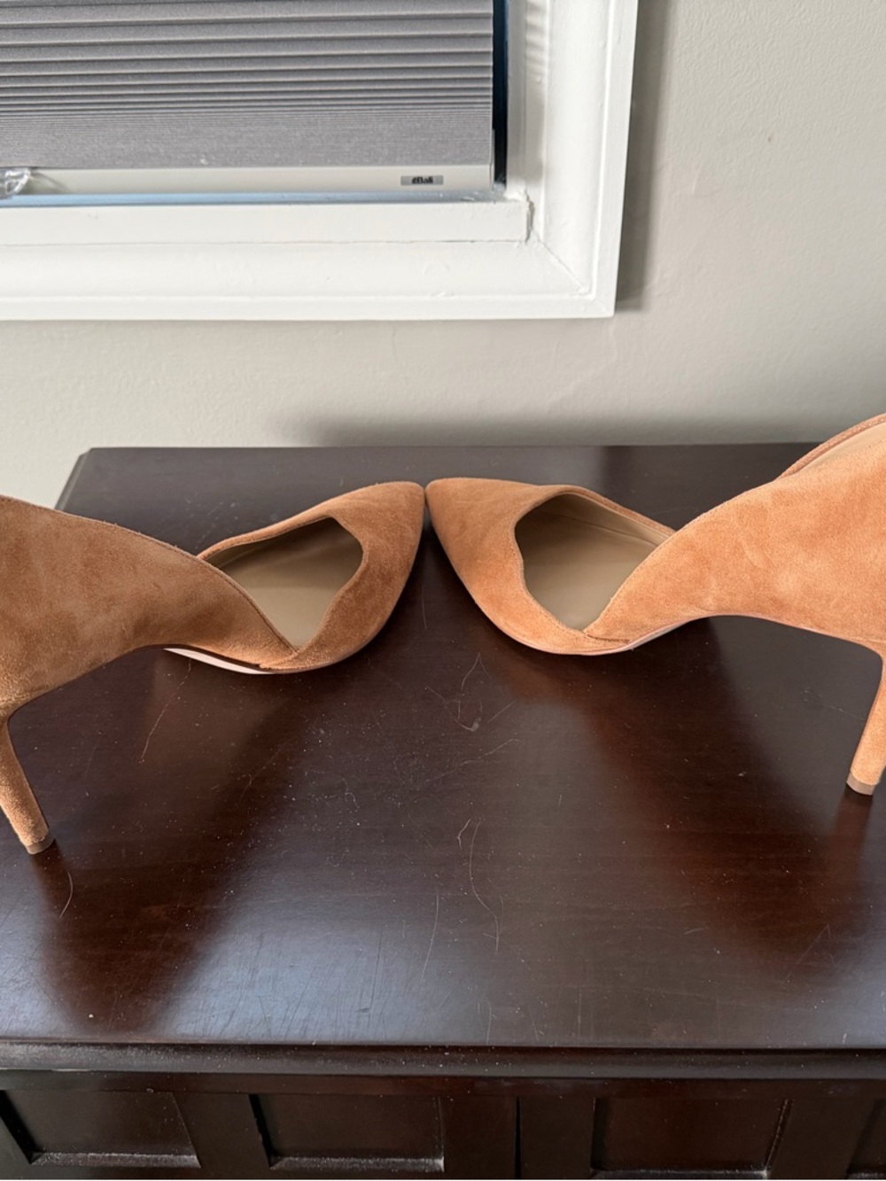 Ann Taylor: Classic Pointed-Toe Suede Pumps in Tan - Picture 4 of 5